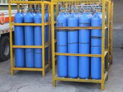 氧氣瓶使用時(shí)要注意什么